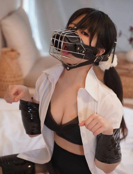 《警花与警犬》主演