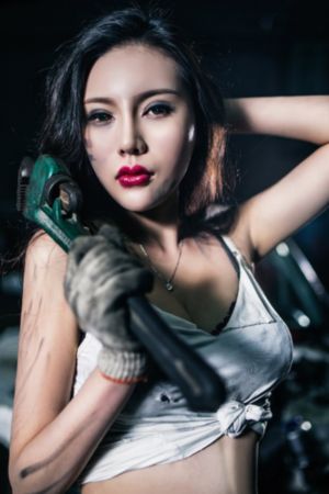 两个男人躁一个女的大片
