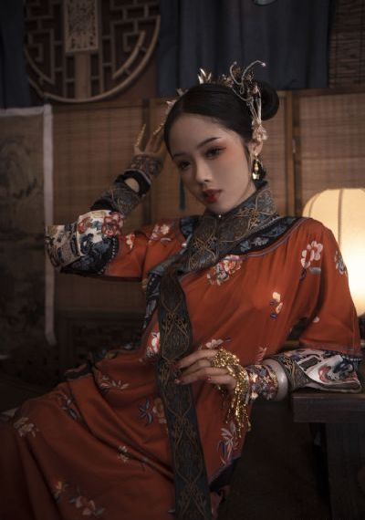 二个吃我乳房一个吃我b