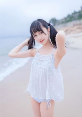 丰满大胸年轻寡妇