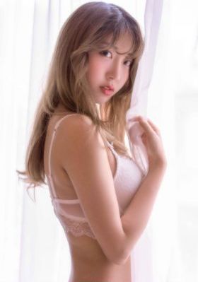 依雯妮妮